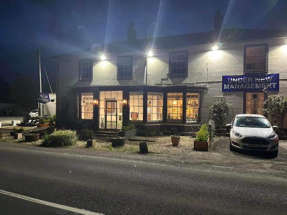 The Penruddocke Arms Bed & Breakfast Dinton  Exterior foto