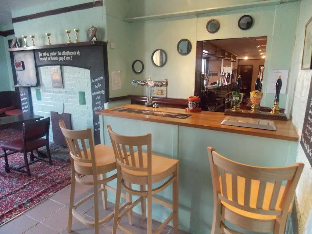 The Penruddocke Arms Bed & Breakfast Dinton  Exterior foto