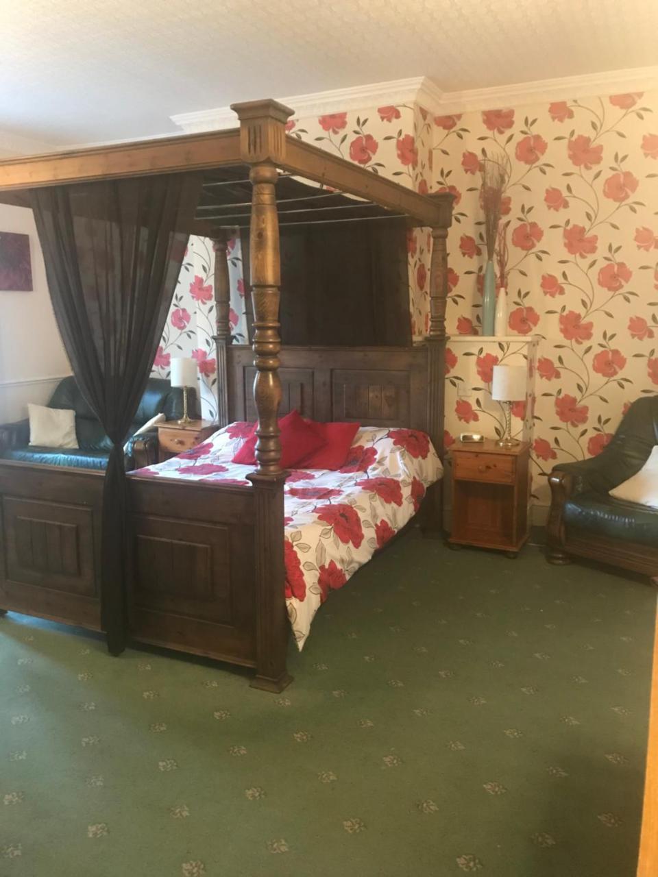 The Penruddocke Arms Bed & Breakfast Dinton  Exterior foto