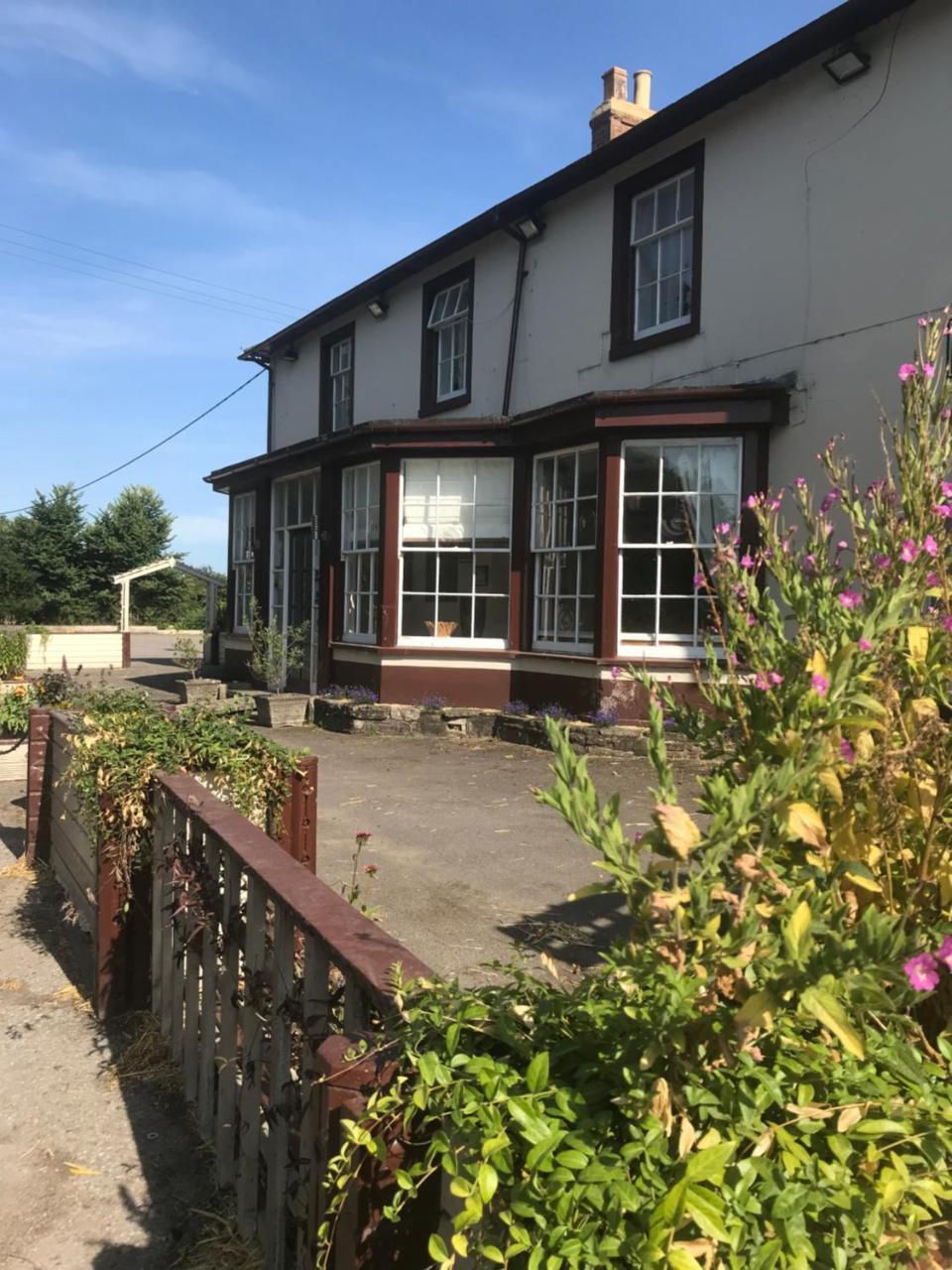 The Penruddocke Arms Bed & Breakfast Dinton  Exterior foto